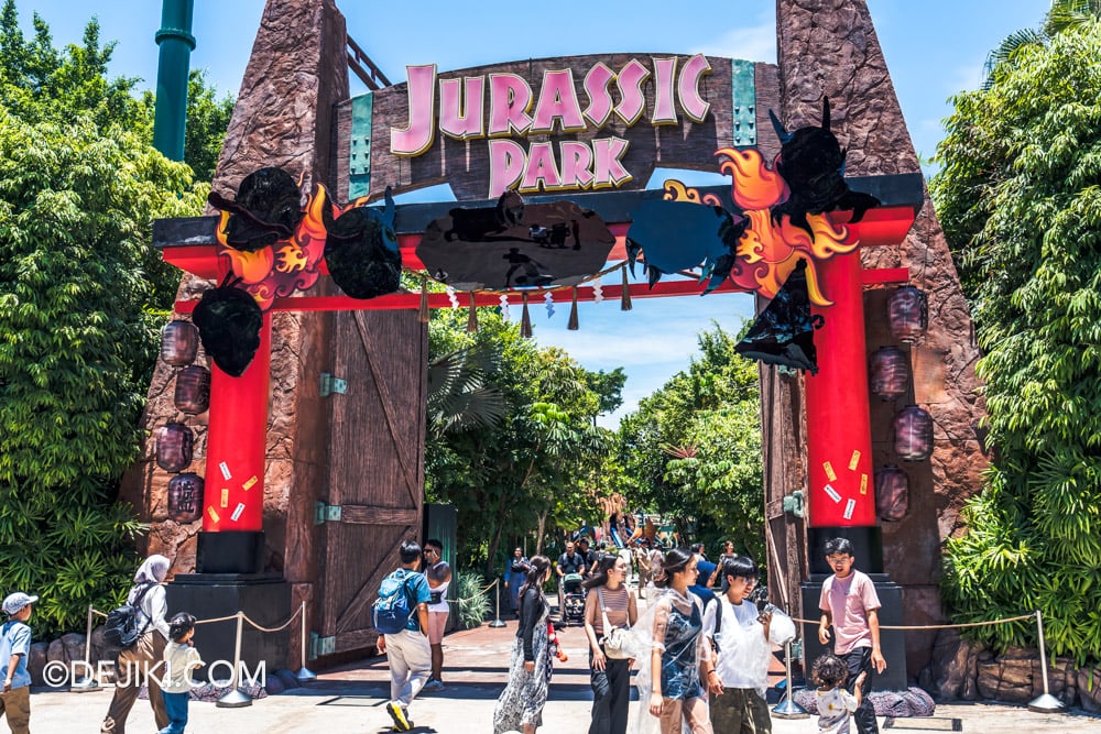 USS Halloween Horror Nights 13 Before Dark by Dejiki The Realm of Yokai scare zone arch overview wide