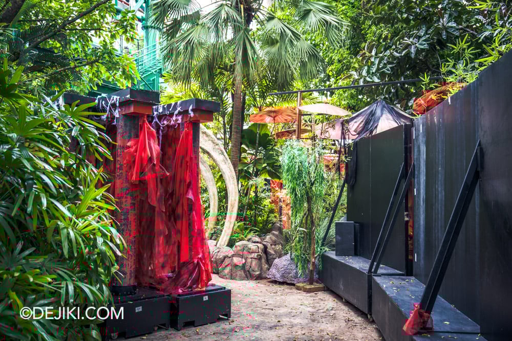 USS Halloween Horror Nights 13 Before Dark by Dejiki The Realm of Yokai scare zone props and scenic walls stacked