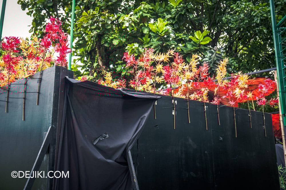 USS Halloween Horror Nights 13 Before Dark by Dejiki The Realm of Yokai scare zone scenic walls with maple leaves