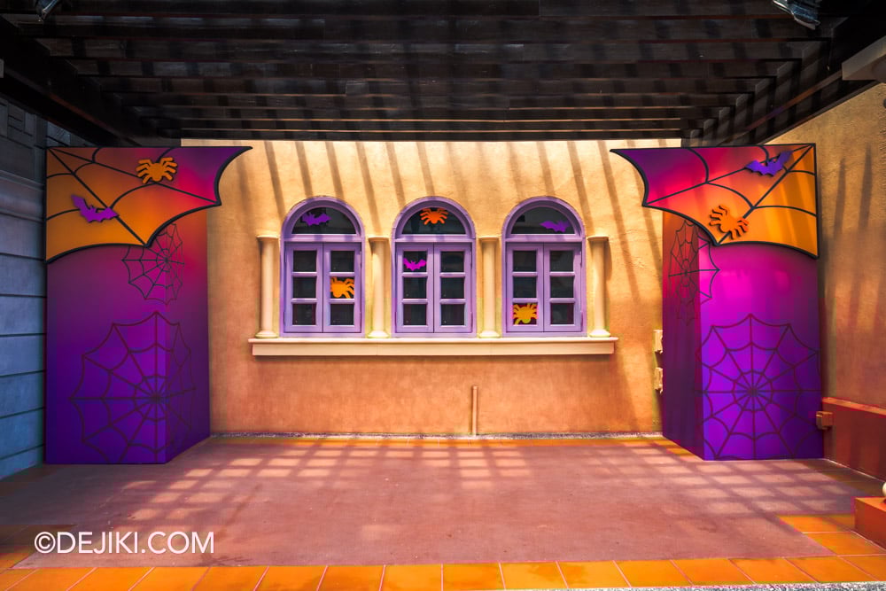 USS Halloween Horror Nights 13 Before Dark by Dejiki Trick or Thrills 2025 Day Halloween Event Meet and Greet area at Hollywood China Arcade area