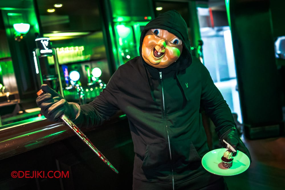 USS Halloween Horror Nights 13 Review by Dejiki Blumhouse Bar Special Experience Happy Death Day Babyface Killer