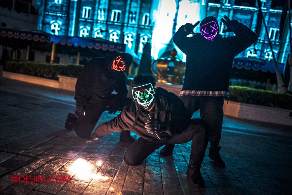 USS Halloween Horror Nights 13 Review by Dejiki Blumhouse Fear Lives Here with Purgers Appearance Spark