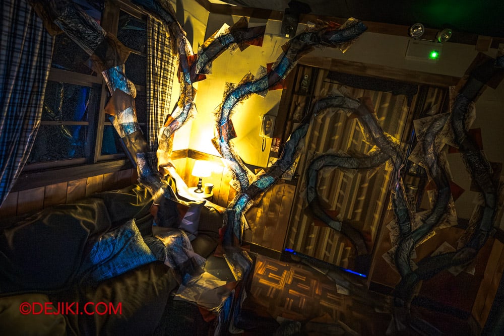 USS Halloween Horror Nights 13 Review by Dejiki Stranger Things haunted house 4 Byers Home