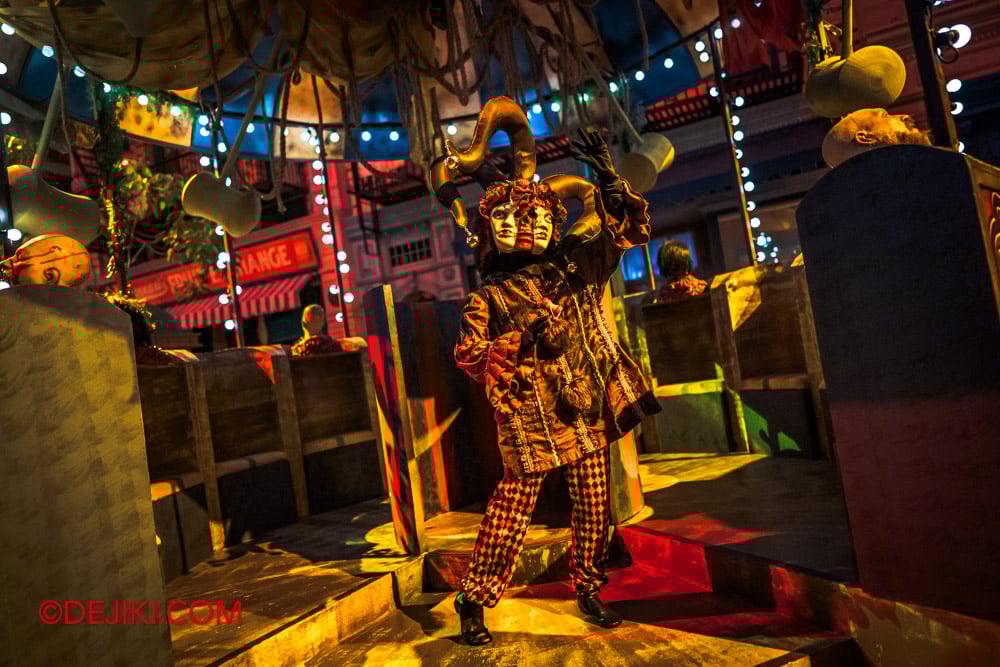USS Halloween Horror Nights 13 Review by Dejiki The FEARground 4 Splitface Clown