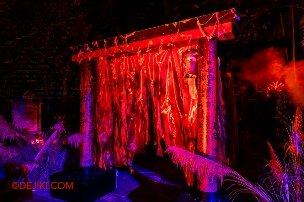 USS Halloween Horror Nights 13 Review by Dejiki The Realm of Yokai 2 Torii gate entrance
