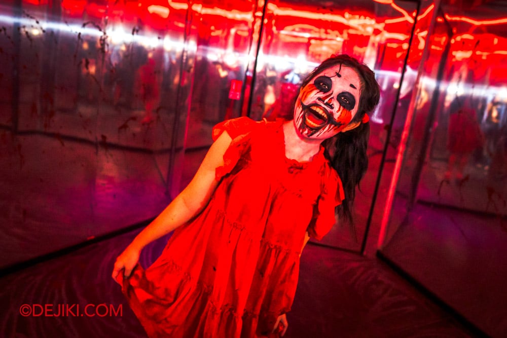 USS Halloween Horror Nights 13 Review by Dejiki The Unruly Immortals haunted house 4 Girl in Red