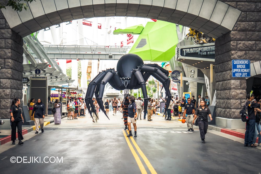 Universal Studios Singapore Day Halloween event 2025 Trick or Thrills Meet and Greet Nightmare Spider roaming