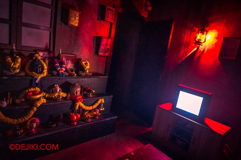 INMERS Escape Room Singapore The Medium 1 Living Room Red