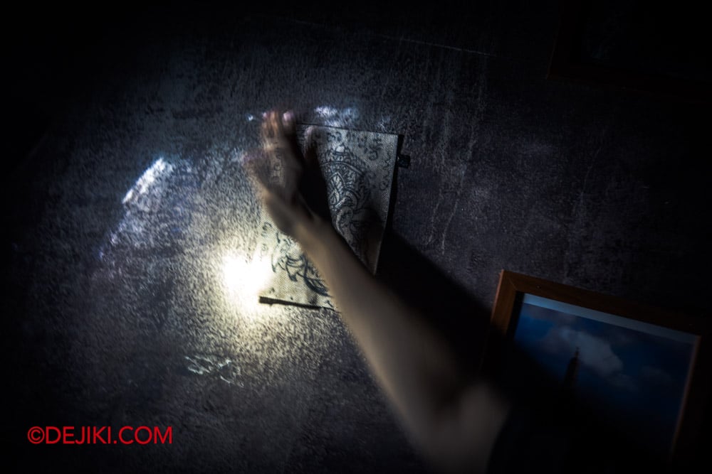 INMERS Escape Room Singapore The Medium 7 Applying Talismans