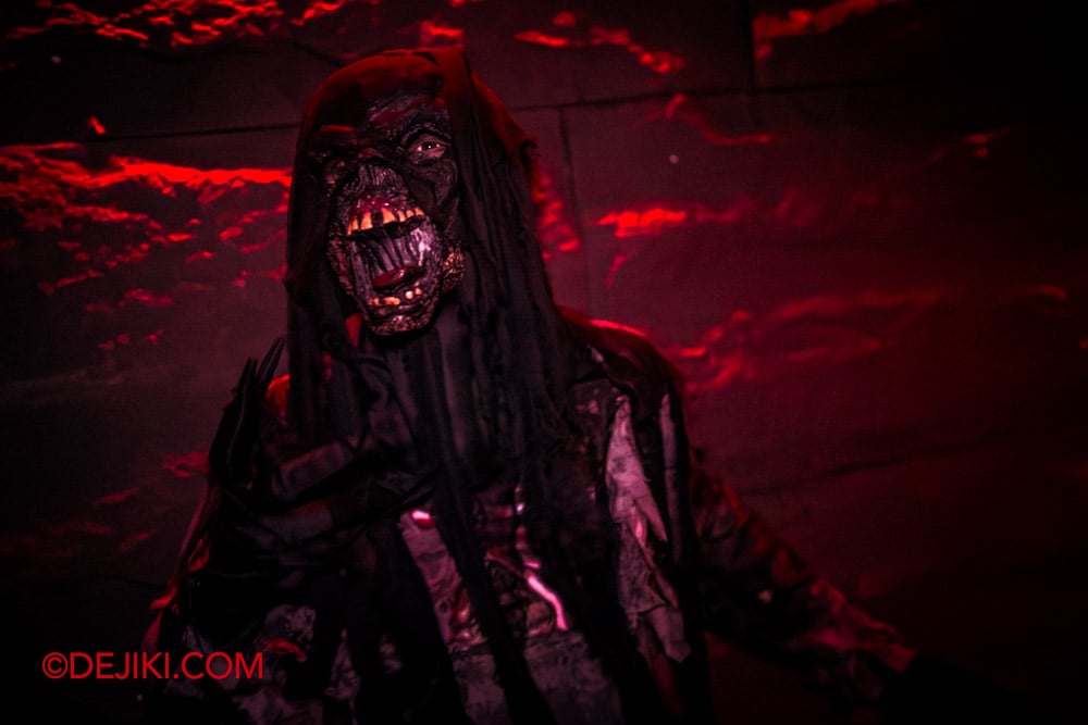 USS Halloween Horror Nights 13 Review by Dejiki The Unruly Immortals haunted house 13 Burnt Spirit outside the Chamber
