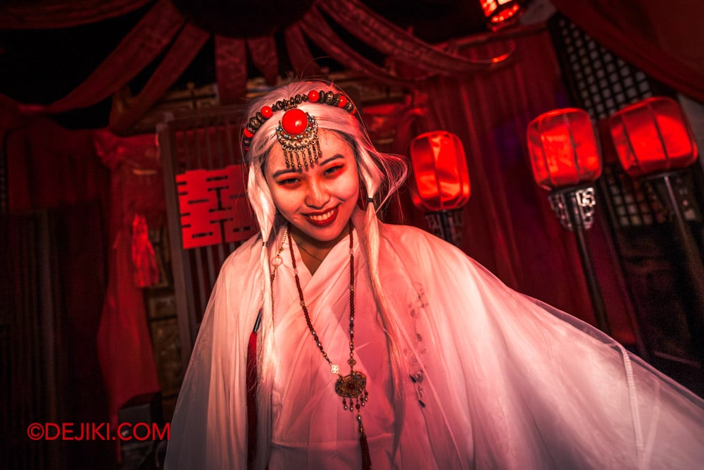 USS Halloween Horror Nights 13 Review by Dejiki The Unruly Immortals haunted house 17 Bai Ling Miao at the Ghost Stage