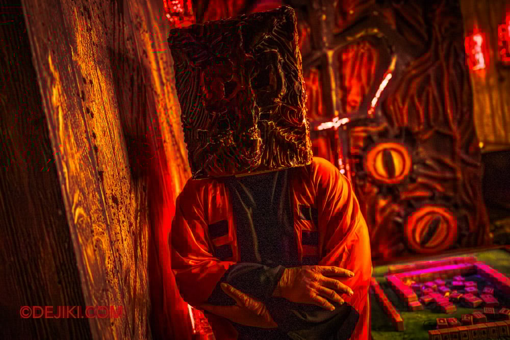 USS Halloween Horror Nights 13 Review by Dejiki The Unruly Immortals haunted house 19 Gambling Den