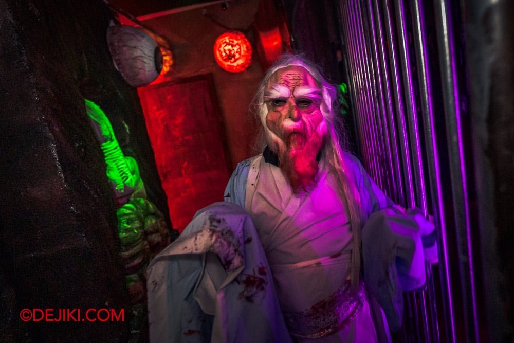USS Halloween Horror Nights 13 Review by Dejiki The Unruly Immortals haunted house 22 Danyangzi at the Yak Gate