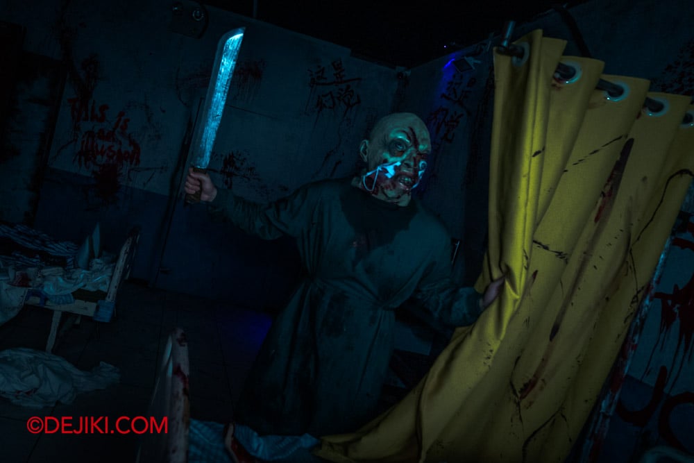 USS Halloween Horror Nights 13 Review by Dejiki The Unruly Immortals haunted house 7 Evil Surgeon