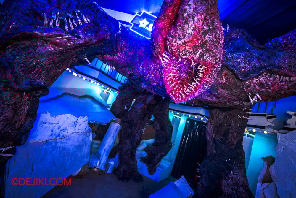 USS Halloween Horror Nights 13 Special Feature Haunted House Tour by Dejiki 2025 Stranger Things 13 Battle at Starcourt