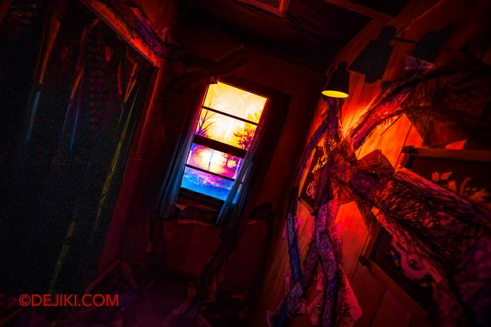 USS Halloween Horror Nights 13 Special Feature Haunted House Tour by Dejiki 2025 Stranger Things 5 Corridor in Byers House