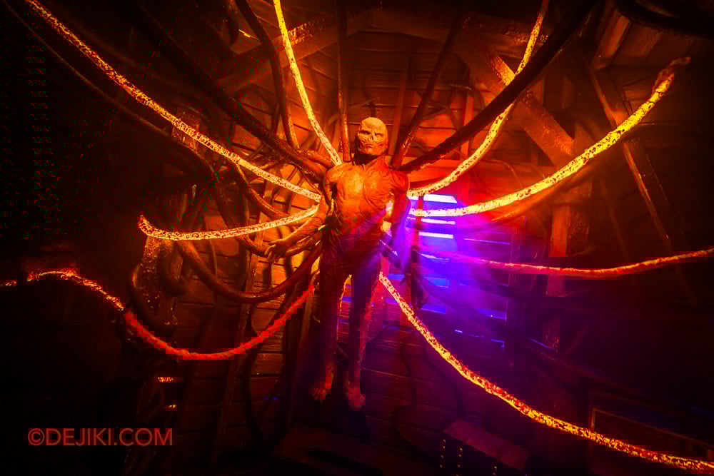 USS Halloween Horror Nights 13 Special Feature Haunted House Tour by Dejiki 2025 Stranger Things Vecna Hero