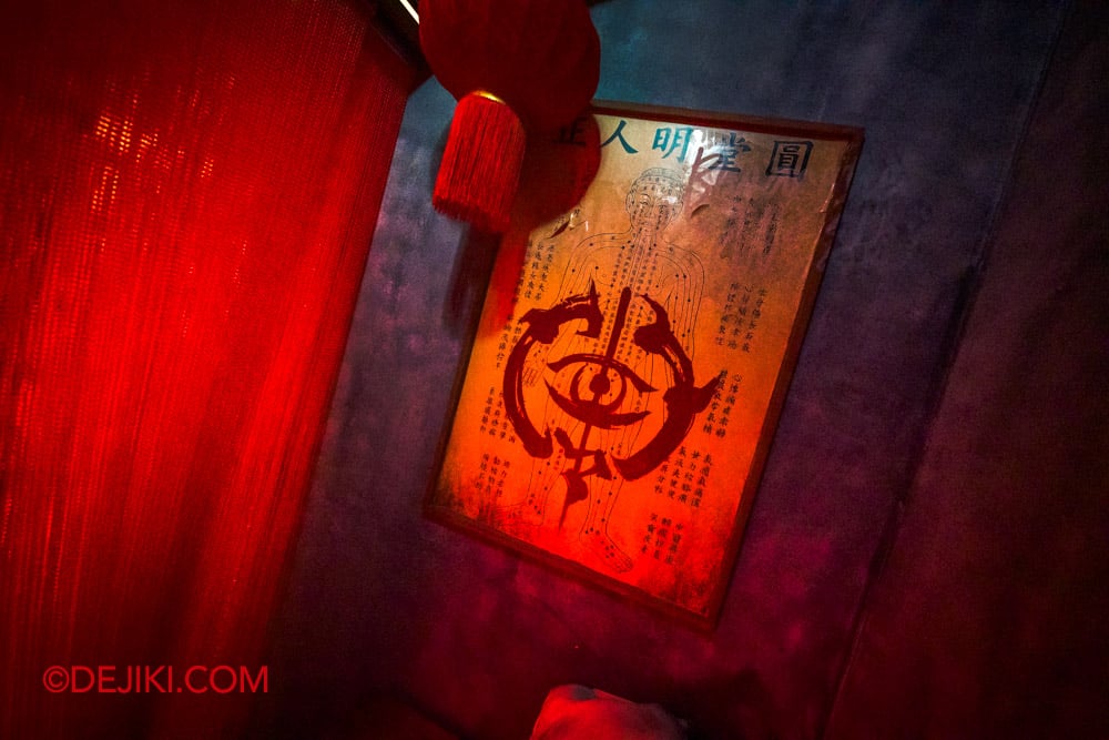 USS Halloween Horror Nights 13 Special Feature Haunted House Tour by Dejiki Singapore's Most Haunted Build to Horror 7 Entrance to TCM Shop