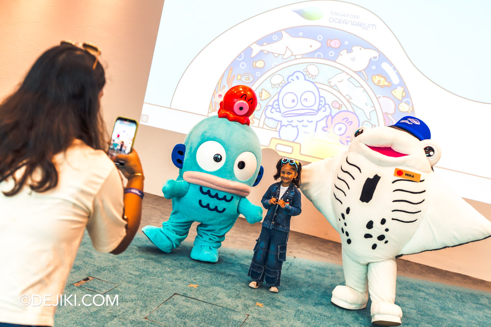 Singapore Oceanarium Hangyodon Marine Discovery event - Hangyodon Mascot with Mika the Manta SGO Mascot with guest Singapore Oceanarium Hangyodon Marine Discovery event Hangyodon Mascot with Mika the Manta SGO Mascot with guest