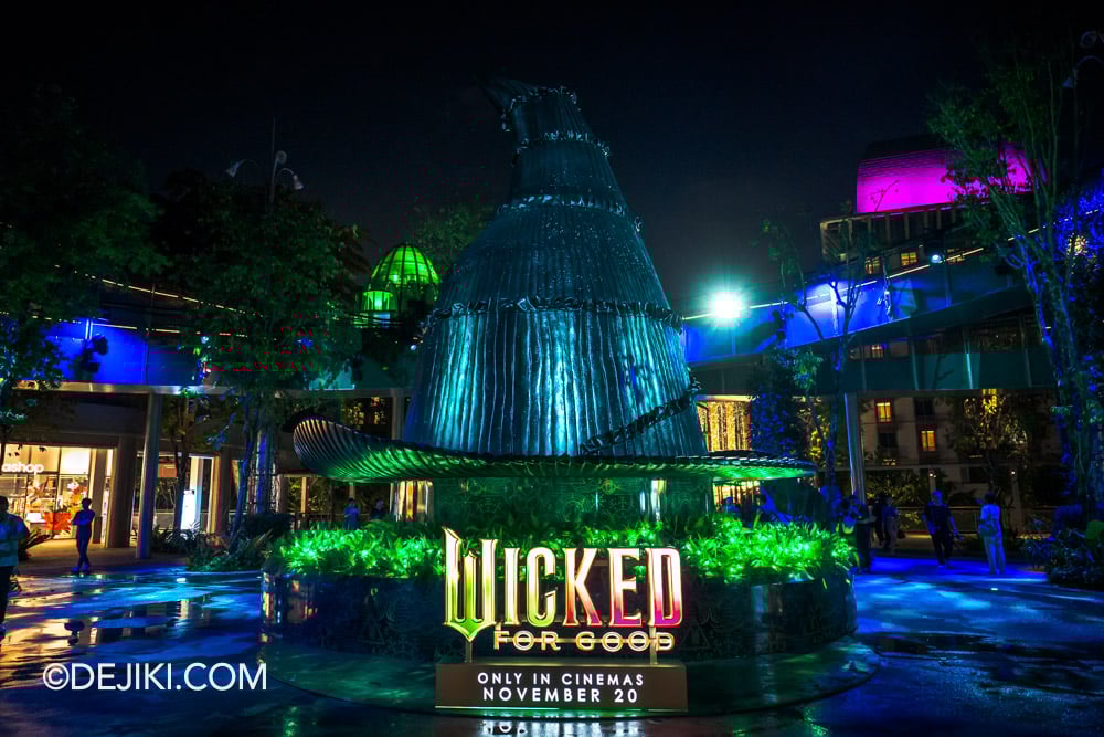 Universal Studios Singapore 2025 Wicked For Good event - Discover Your Good at Sentosa - Elphaba's Hat Universal Studios Singapore 2025 Wicked For Good event Discover Your Good at Sentosa Elphabas Hat