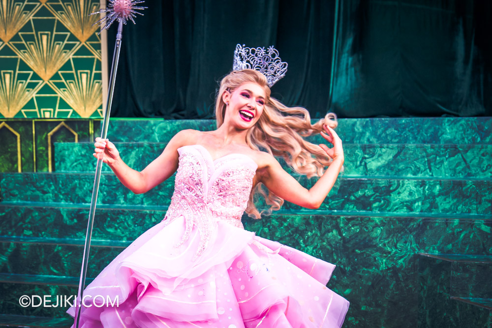 Universal Studios Singapore 2025 Wicked For Good event - Emerald City Meet and Greet Glinda the Good Universal Studios Singapore 2025 Wicked For Good event Emerald City Meet and Greet Glinda the Good