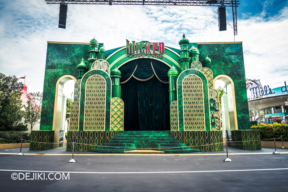 Universal Studios Singapore 2025 Wicked For Good event - Hollywood Plaza Emerald City stage Universal Studios Singapore 2025 Wicked For Good event Hollywood Plaza Emerald City stage