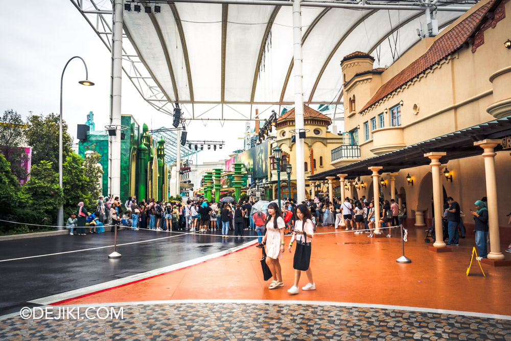 Wicked For Good Singapore Premiere at Universal Studios Singapore 16 Arriving back at Hollywood zone Wicked For Good Singapore Premiere at Universal Studios Singapore 16 Arriving back at Hollywood zone