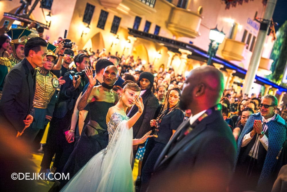 Wicked For Good Singapore Premiere at Universal Studios Singapore 17 Director Jon M Chu, Ariana Grande, Cynthia Erivo and Jeff Goldblum on the Yellow Carpet Wicked For Good Singapore Premiere at Universal Studios Singapore 17 Director Jon M Chu Ariana Grande Cynthia Erivo and Jeff Goldblum on the Yellow Carpet
