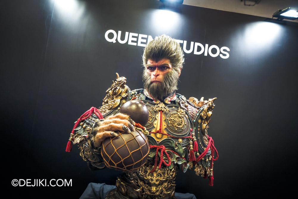 Singapore Comic Con 2025 - Show Floor - Queen Studio Destined One Life-Size Scale Singapore Comic Con 2025 Show Floor Queen Studio Destined One Life Size Scale