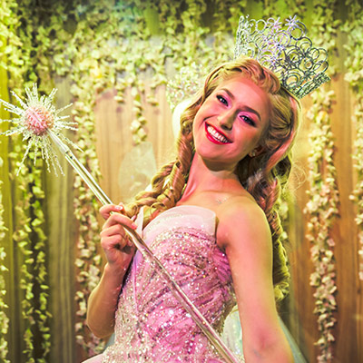 Universal Studios Singapore 2025 A Universal Christmas Glinda sq3