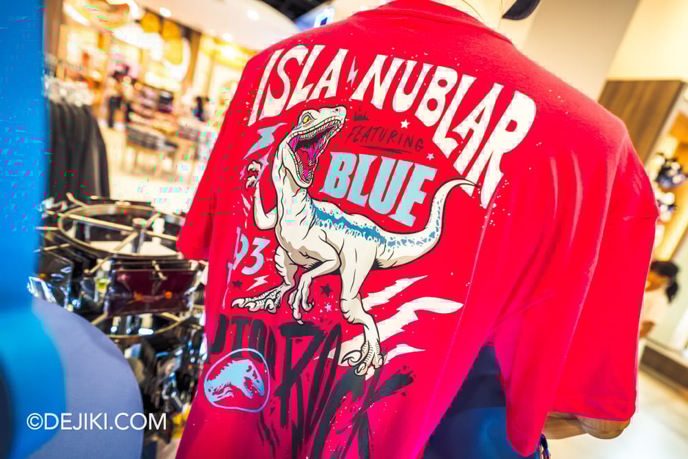 Universal Studios Singapore Park Update - 2025 Merchandise News - Jurassic World Rock collection T-shirt closeup Universal Studios Singapore Park Update 2025 Merchandise News Jurassic World Rock collection T shirt closeup