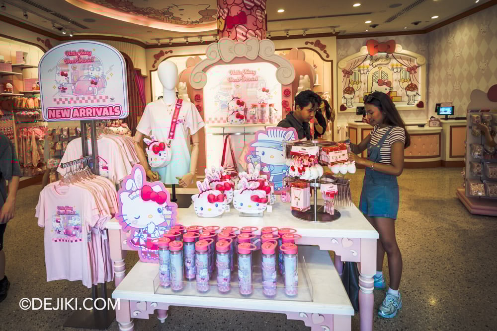 Universal Studios Singapore 2026 Sanrio Superstar Boutique - Hello Kitty Studio Store Universal Studios Singapore 2026 Sanrio Superstar Boutique Hello Kitty Studio Store