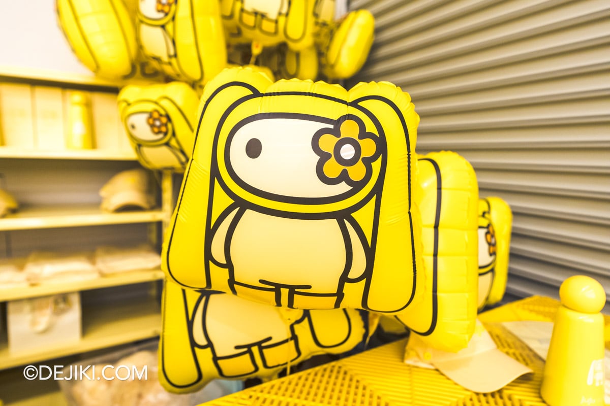 Cj Hendry juju world at IMBA Theatre Singapore - full merchandise showcase juju balloon Cj Hendry juju world at IMBA Theatre Singapore full merchandise showcase juju balloon