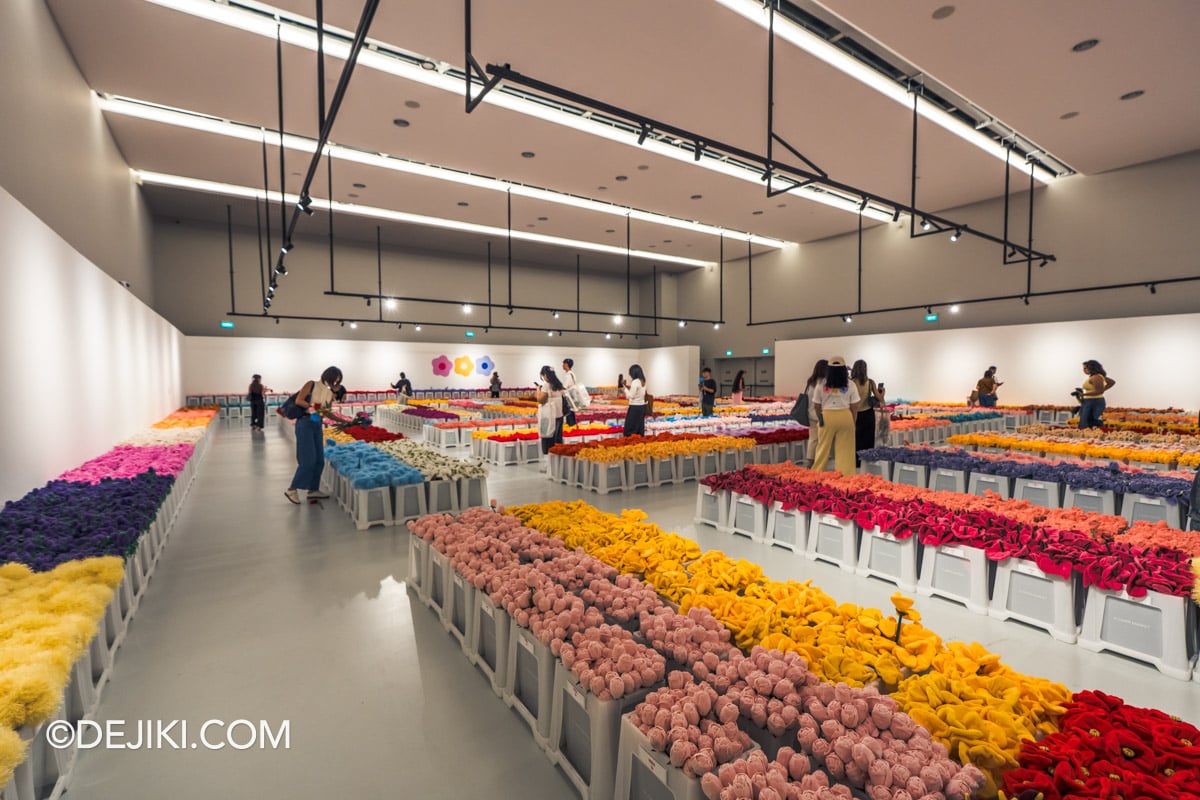 Cj Henry flower market opens in Singapore at IMBA Theatre Gardens by the Bay - Visitors browsing the market Cj Henry flower market opens in Singapore at IMBA Theatre Gardens by the Bay Visitors browsing the market