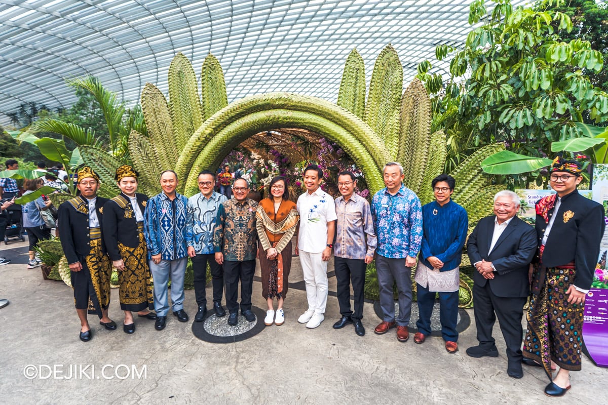 Gardens by the Bay - Orchid Extravaganza 2026 Rhythm of the Rainforest - Anyaman Sculpture Entrance Gate Launch Group Photo VIPs Gardens by the Bay Orchid Extravaganza 2026 Rhythm of the Rainforest Anyaman Sculpture Entrance Gate Launch Group Photo VIPs