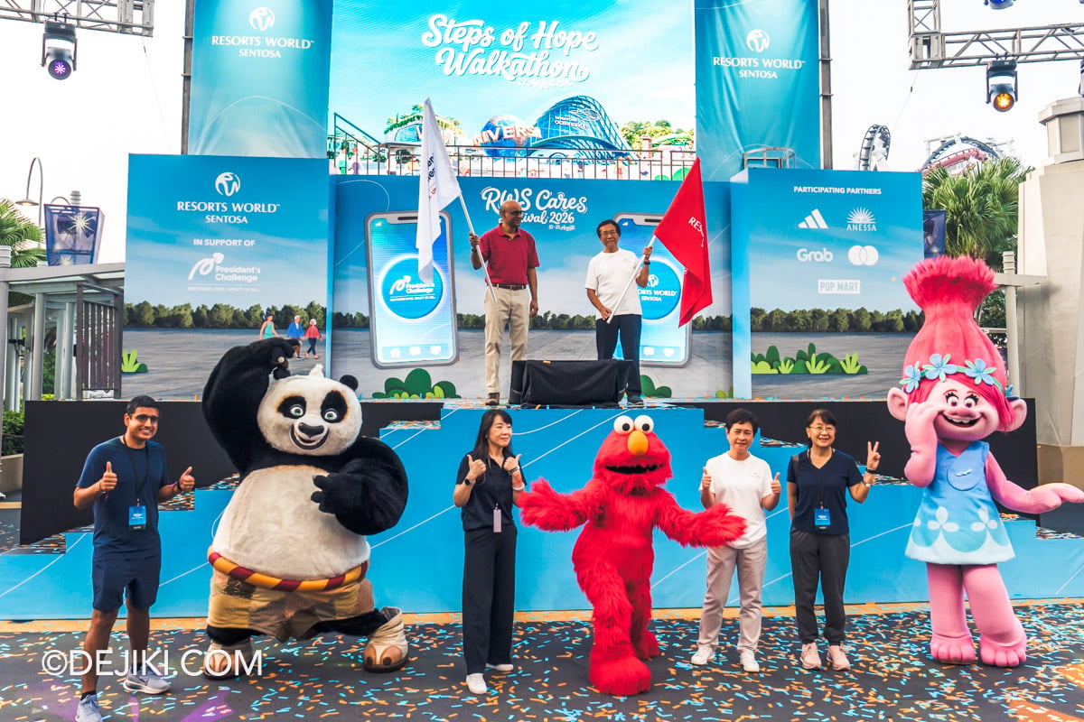 RWS Cares Festival Steps of Hope Walkathon 06 Flag Off Tiered Group Photo at Universal Studios Singapore