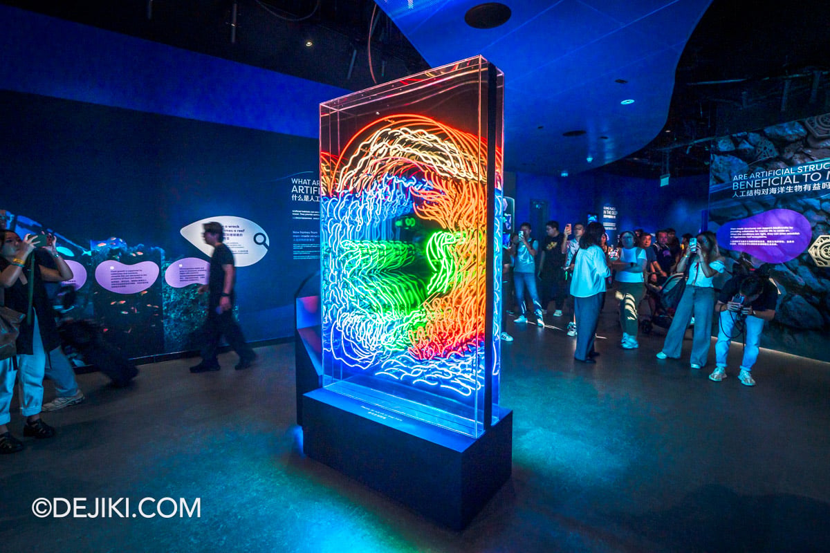 RWS Singapore Oceanarium Into The Glowcean - Oceanic Glow by Megan Foo maegzter 4 Presence at Artificial Habitats RWS Singapore Oceanarium Into The Glowcean Oceanic Glow by Megan Foo maegzter 4 Presence at Artificial Habitats