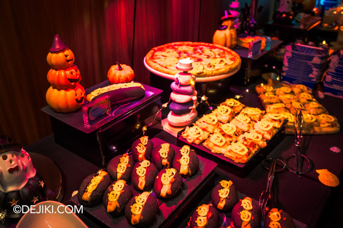 RWS Singapore Oceanarium Into The Glowcean - Seasonal Halloween-themed food at Explorers Nook cafe RWS Singapore Oceanarium Into The Glowcean Seasonal Halloween themed food at Explorers Nook cafe