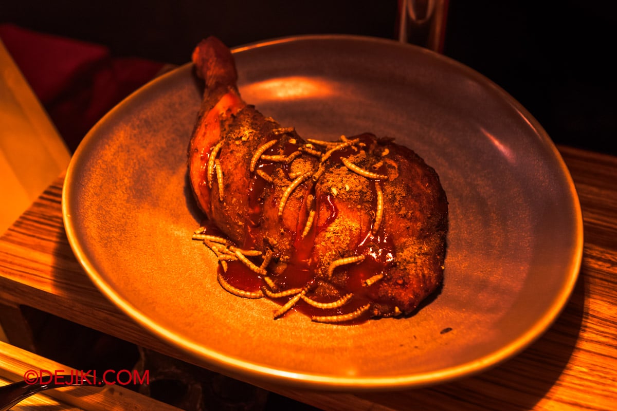 USS HHN14 Halloween Horror Nights 14 Food and Drinks showcase - 2 Creepy Crawler Chicken Leg USS HHN14 Halloween Horror Nights 14 Food and Drinks showcase 2 Creepy Crawler Chicken Leg