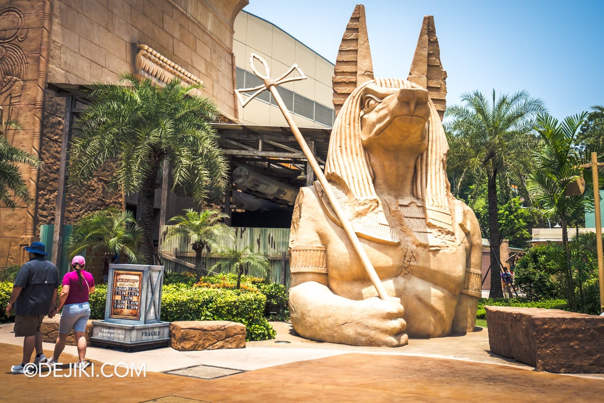 USS Halloween Horror Nights 14 Before Dark Feature Chatterbox Charlie Vaudeville Horrors at Ancient Egypt Revenge of the Mummy queue