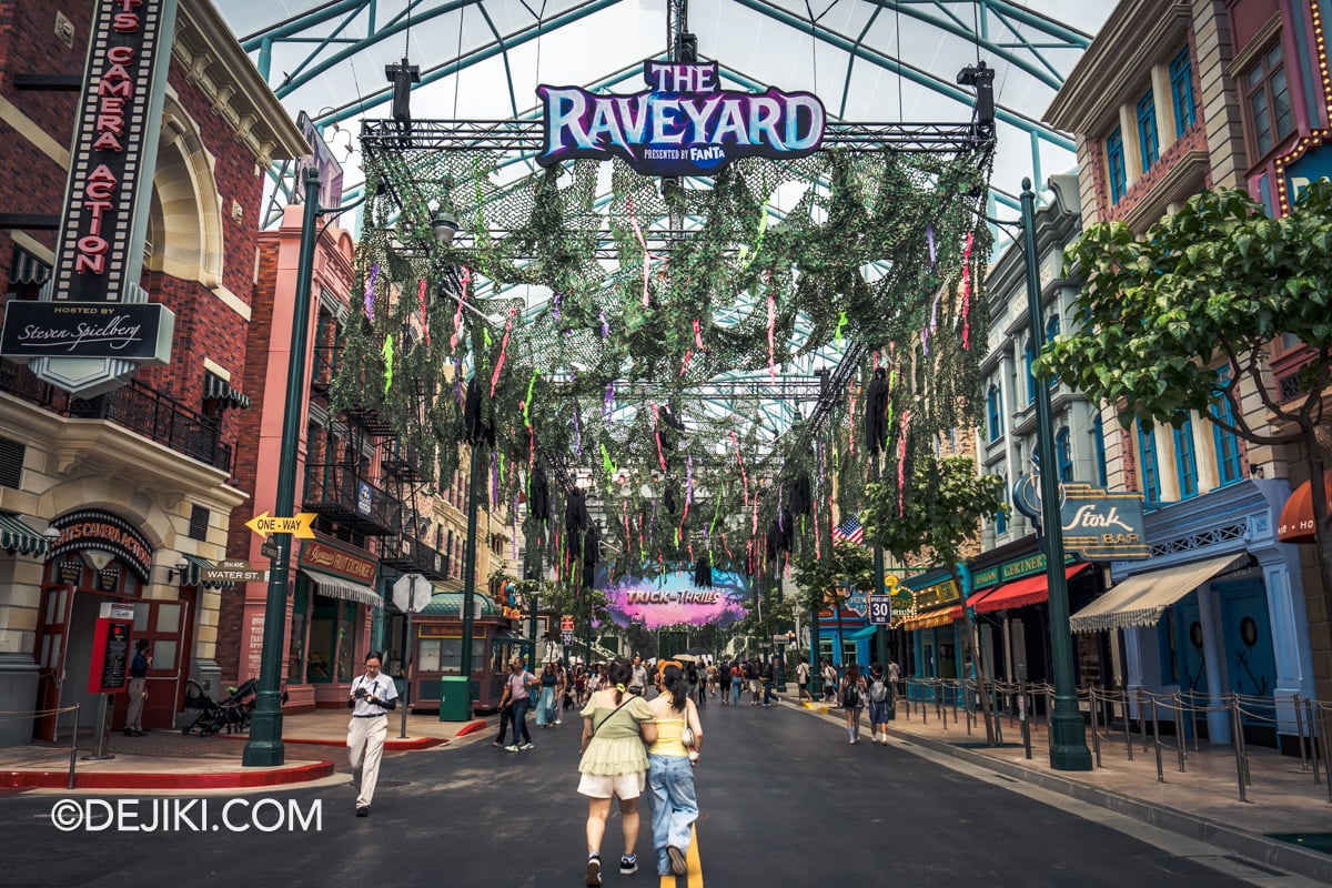USS Halloween Horror Nights 14 Before Dark Feature The Raveyard scare zone at New York wide entrance