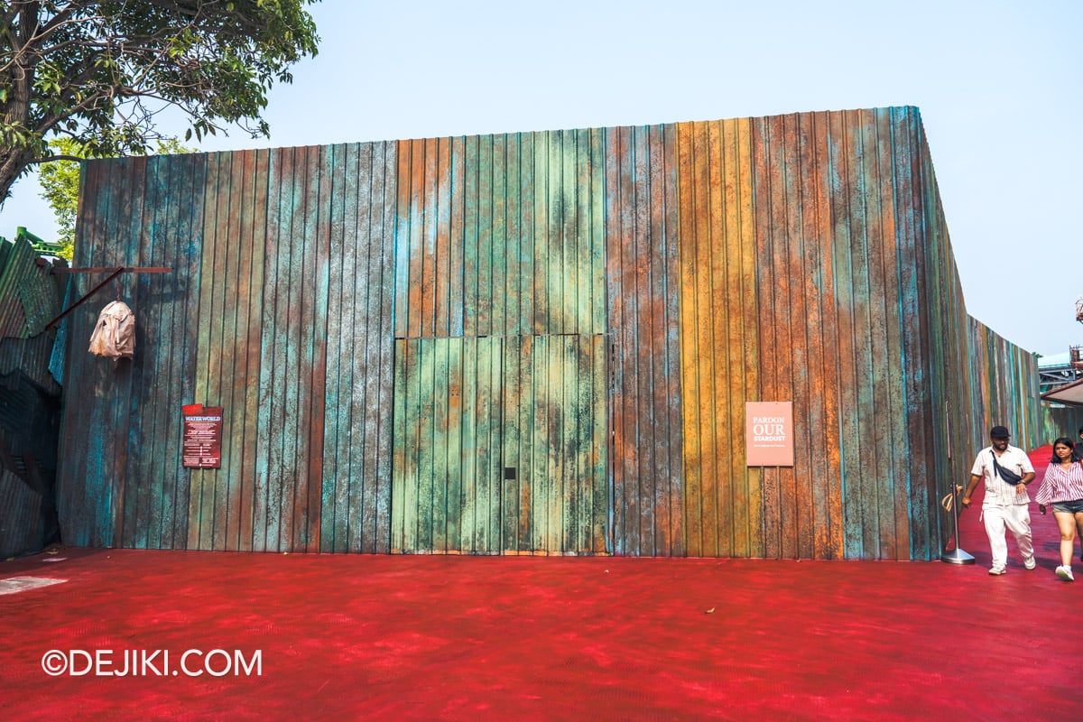 USS Halloween Horror Nights 14 Before Dark Feature Waterworld queue not used for haunted house for the first time