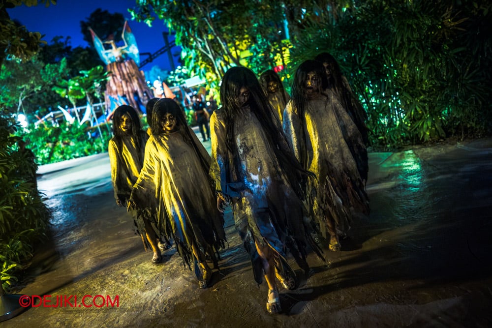 USS Halloween Horror Nights 14 - HHN14 Roaming Horror Fatimah Rockers in Jurassic Park USS Halloween Horror Nights 14 HHN14 Roaming Horror Fatimah Rockers in Jurassic Park