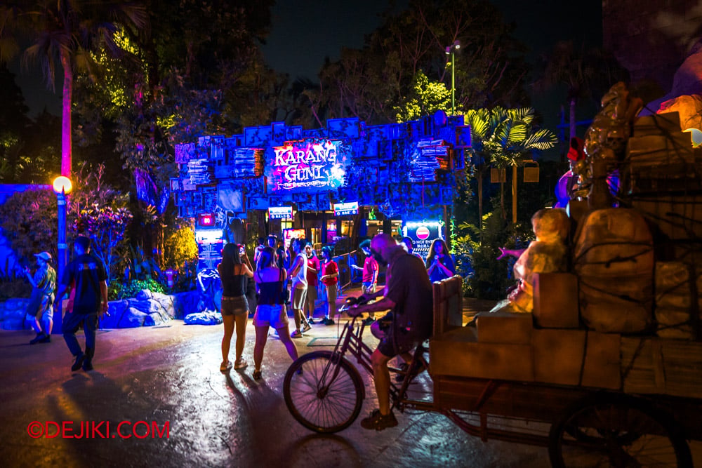 USS Halloween Horror Nights 14 - HHN14 Roaming Horror Karang Guni on the move USS Halloween Horror Nights 14 HHN14 Roaming Horror Karang Guni on the move