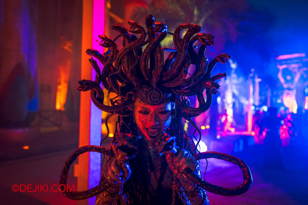 USS Halloween Horror Nights 14 - HHN14 scare zone Necropolis The Serpents Crossroads Snake Wraith Megan USS Halloween Horror Nights 14 HHN14 scare zone Necropolis The Serpents Crossroads Snake Wraith Megan