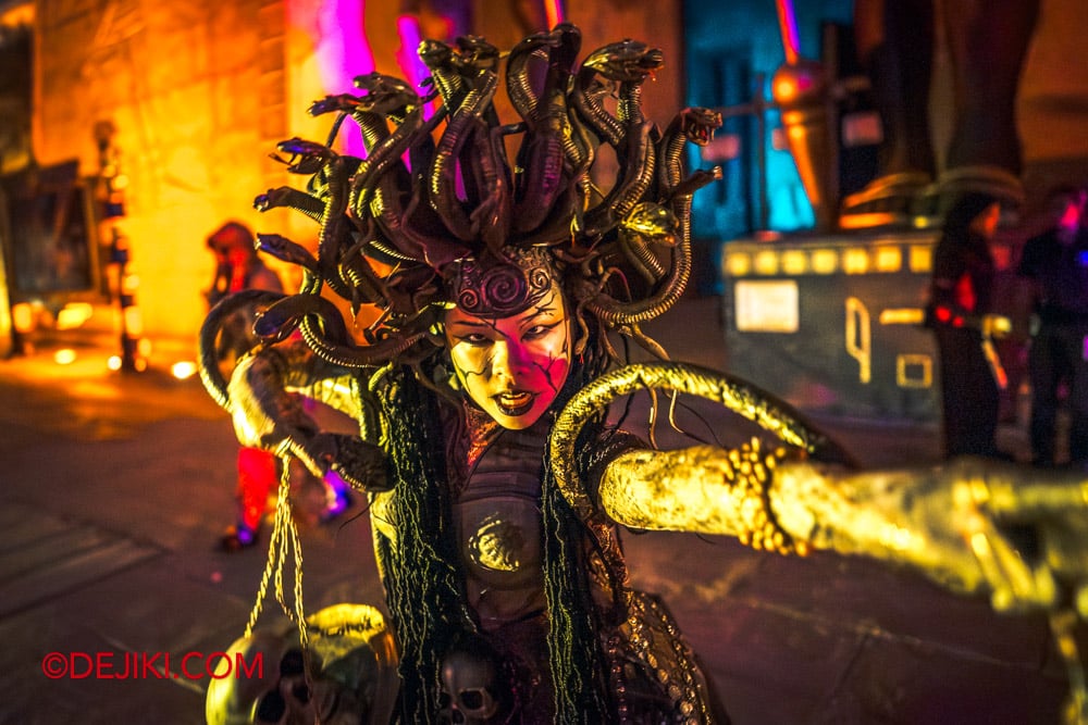 USS Halloween Horror Nights 14 - HHN14 scare zone Necropolis The Serpents Crossroads Snake Wraith USS Halloween Horror Nights 14 HHN14 scare zone Necropolis The Serpents Crossroads Snake Wraith