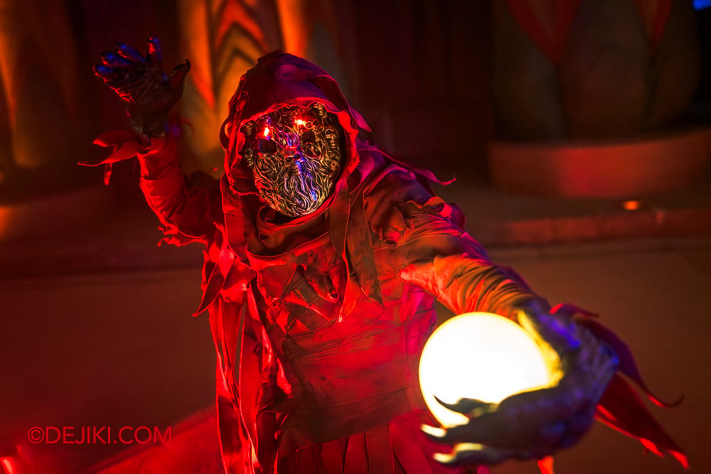 USS Halloween Horror Nights 14 - HHN14 scare zone Necropolis The Serpents Crossroads Soul Stealer USS Halloween Horror Nights 14 HHN14 scare zone Necropolis The Serpents Crossroads Soul Stealer