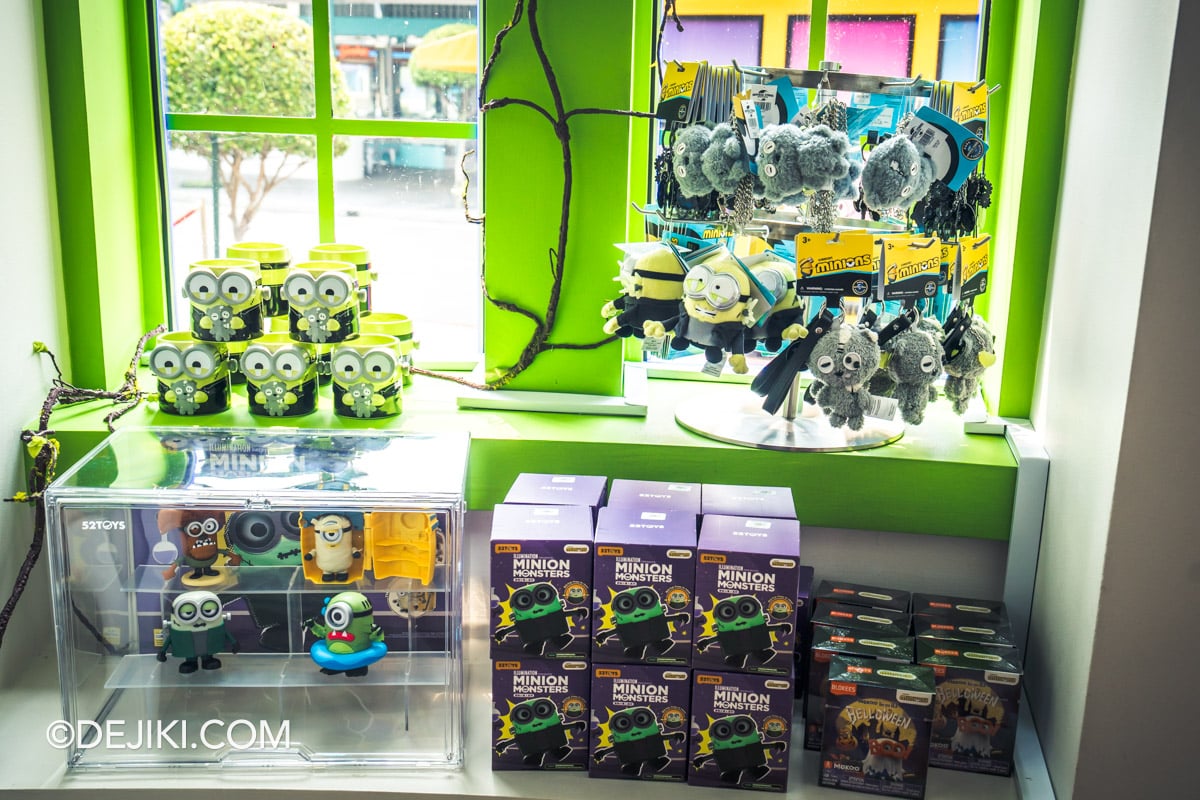 USS Halloween Horror Nights 14 Merchandise Collection at UNIVRS Minion Monsters overview USS Halloween Horror Nights 14 Merchandise Collection at UNIVRS Minion Monsters overview