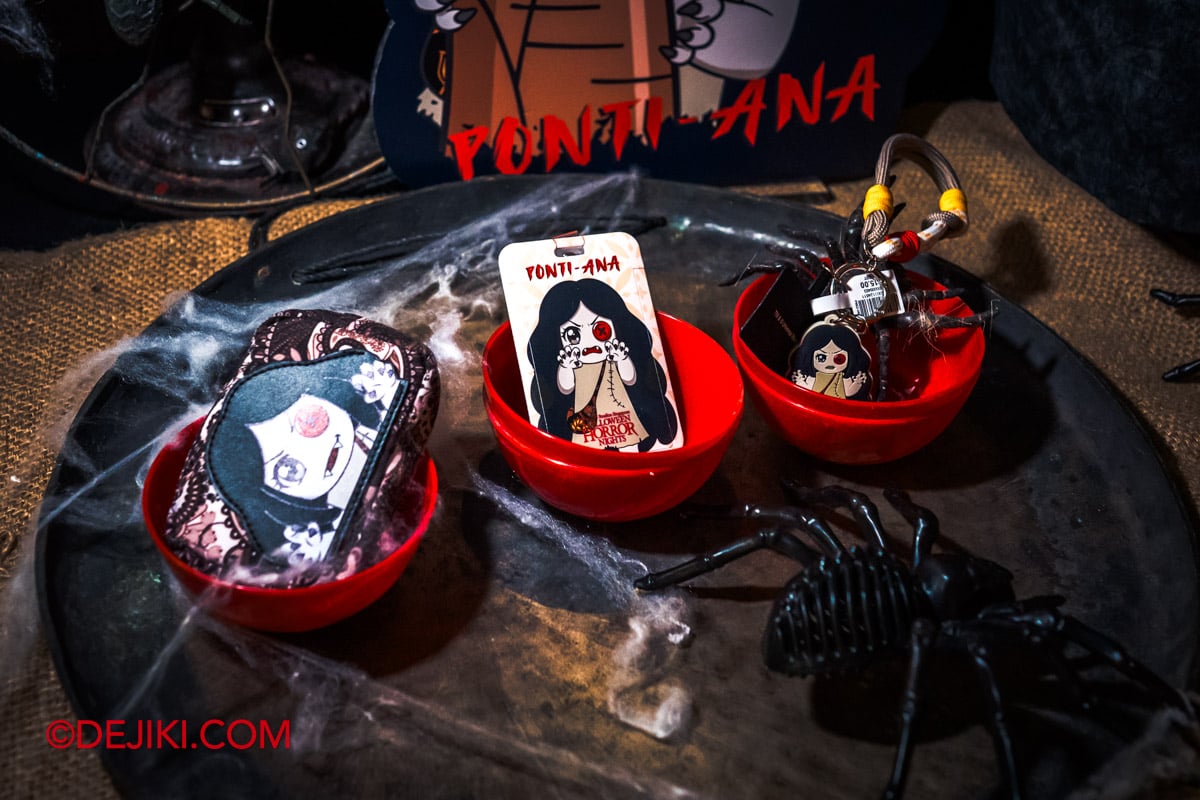 USS Halloween Horror Nights 14 Merchandise - Ponti-Ana collection small pouch cardholder and keychain wristlet USS Halloween Horror Nights 14 Merchandise Ponti Ana collection small pouch cardholder and keychain wristlet