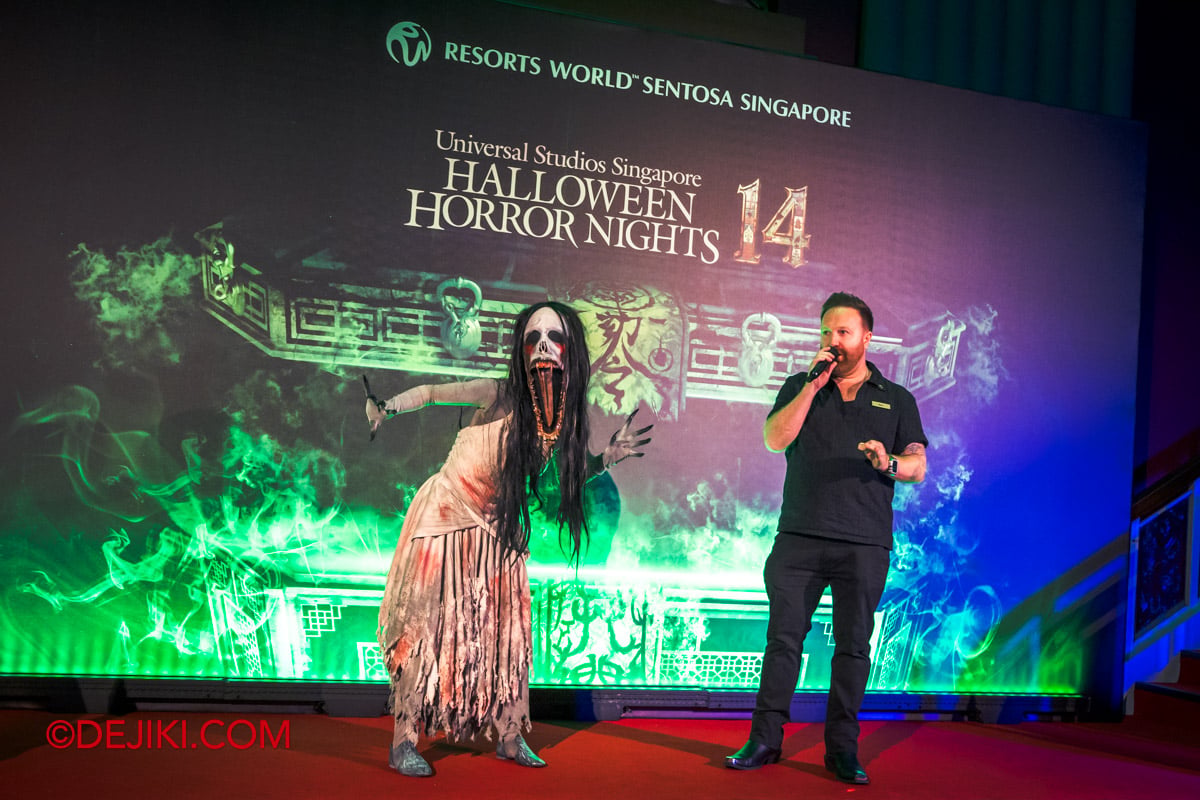 USS Halloween Horror Nights 14 Showcase - 5 Ryan Wilson with TV Ghost USS Halloween Horror Nights 14 Showcase 5 Ryan Wilson with TV Ghost